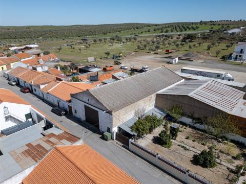 Armazém agrícola ou industrial em São Manços