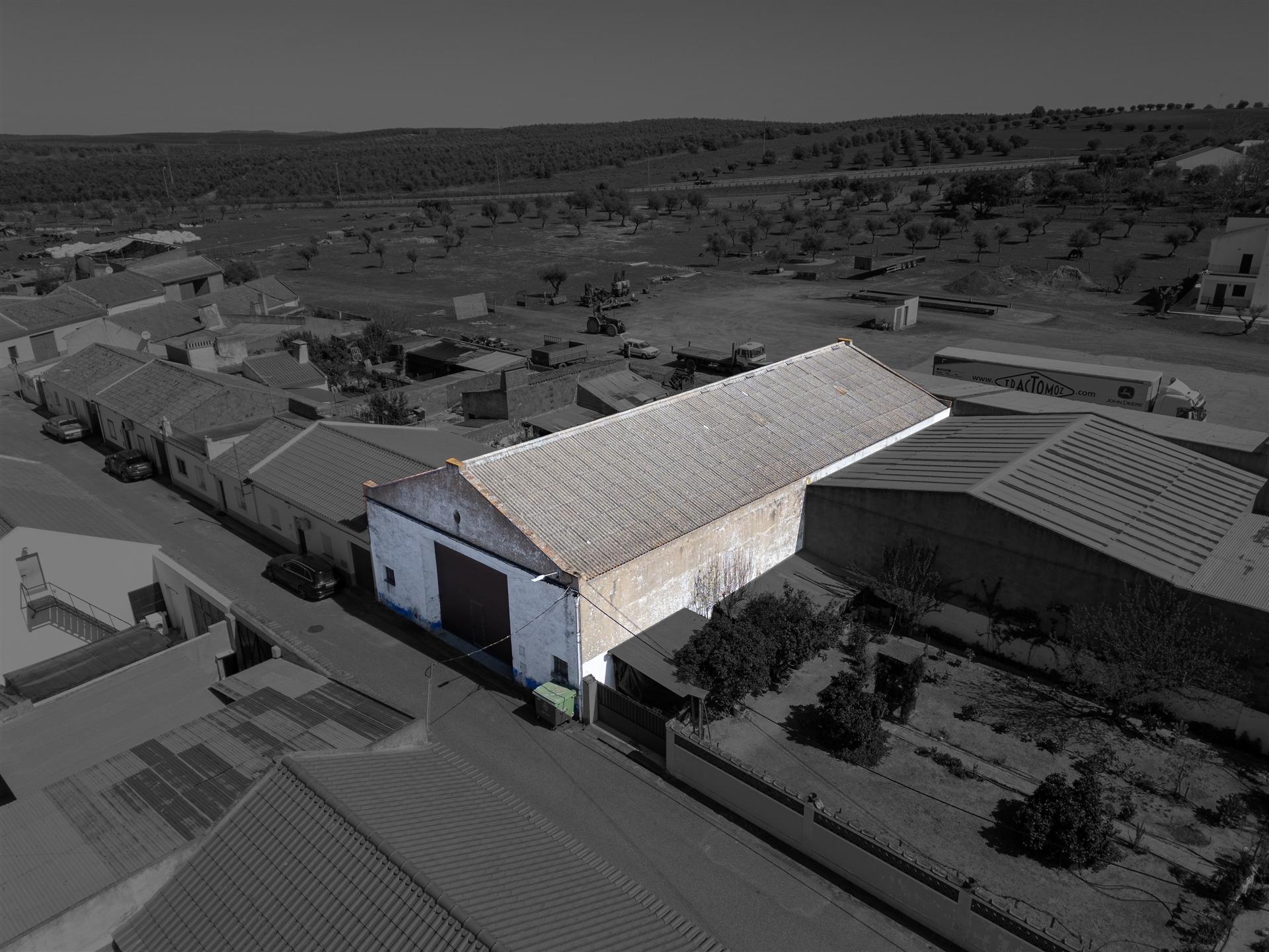 Armazém agrícola ou industrial em São Manços