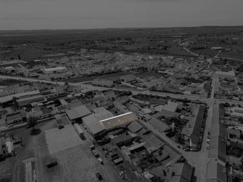 Armazém agrícola ou industrial em São Manços