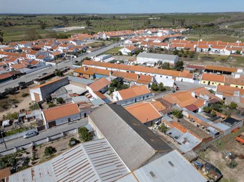 Armazém agrícola ou industrial em São Manços