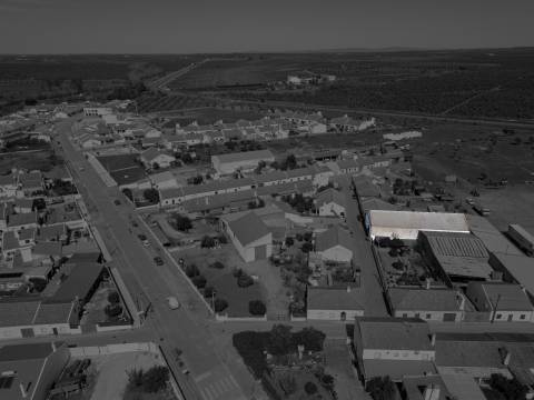 Armazém agrícola ou industrial em São Manços