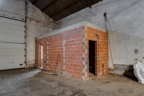 Armazém agrícola ou industrial em São Manços