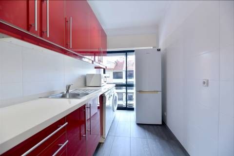 Apartamento T1 +1 para arrendar na Quinta Do Barão
