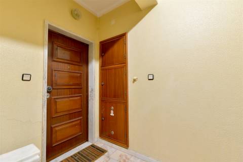 Apartamento T1 +1 para arrendar na Quinta Do Barão