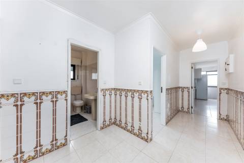 Apartamento T2+1 (convertido em T3) em Rio de Mouro – Excelente Localização