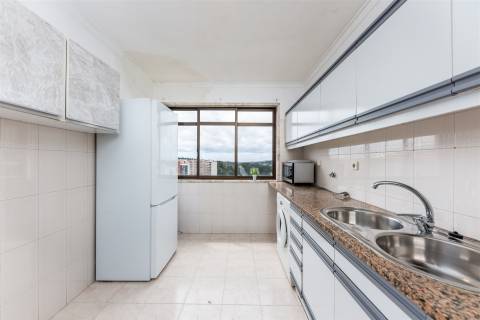 Apartamento T2+1 (convertido em T3) em Rio de Mouro – Excelente Localização