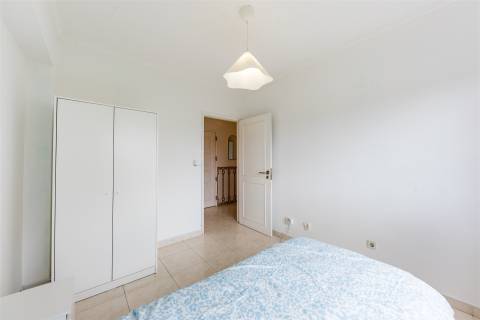 Apartamento T2+1 (convertido em T3) em Rio de Mouro – Excelente Localização