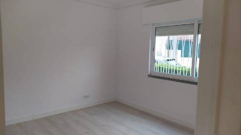 Apartamento T2  para Arrendar no Monte Estoril