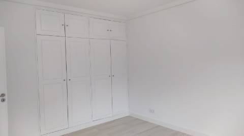 Apartamento T2  para Arrendar no Monte Estoril