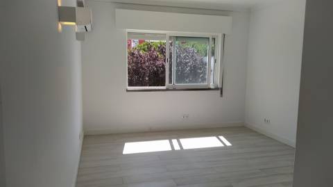 Apartamento T2  para Arrendar no Monte Estoril