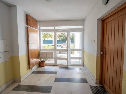 Apartamento T2  para Arrendar no Monte Estoril