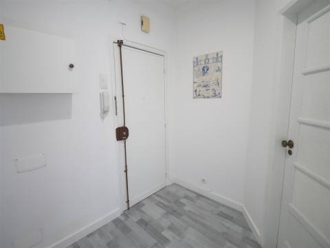 Apartamento T1 em Lisboa para arrendamento, habitação ou serviços