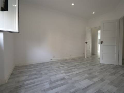 Apartamento T1 em Lisboa para arrendamento, habitação ou serviços