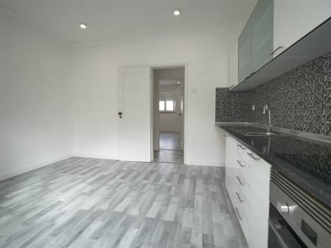 Apartamento T1 em Lisboa para arrendamento, habitação ou serviços