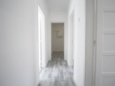 Apartamento T1 em Lisboa para arrendamento, habitação ou serviços