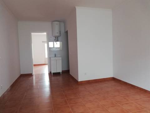 Moradia T7+2 em zona central da Parede.