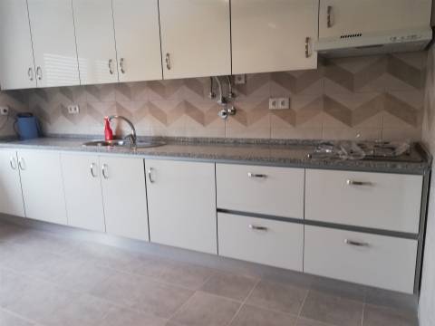 Moradia T7+2 em zona central da Parede.