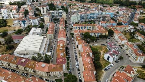 Oportunidade na Torre da Marinha: Apartamento T2 com Excelente Localização