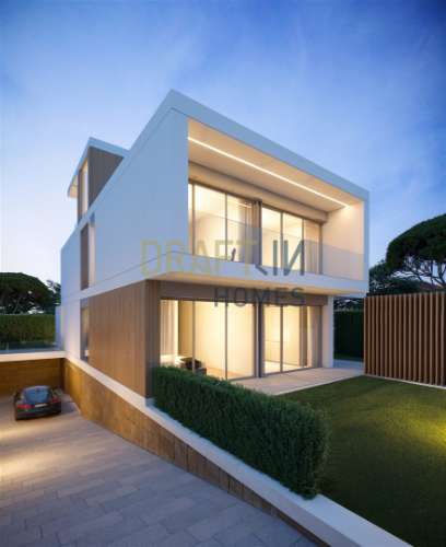 Moradia T5+1 em Murches, com piscina a iniciar a construção