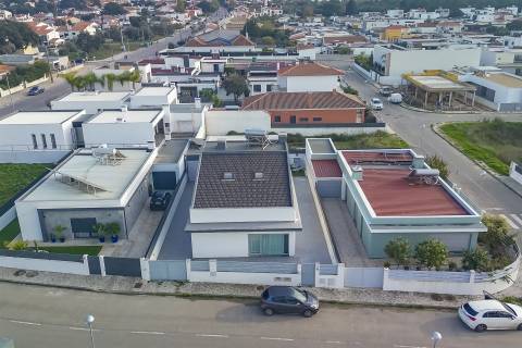 Moradia t3+1 em Nogueira de Azeitão, Setúbal.