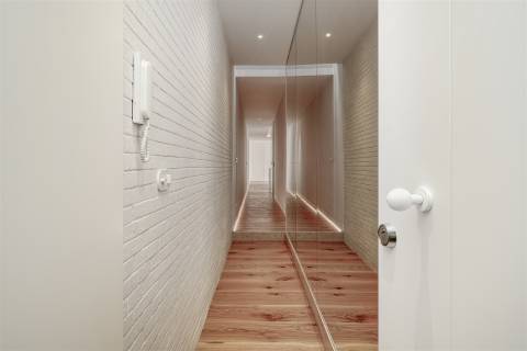 Apartamento T2 renovado, às portas de Alfama, Lisboa.