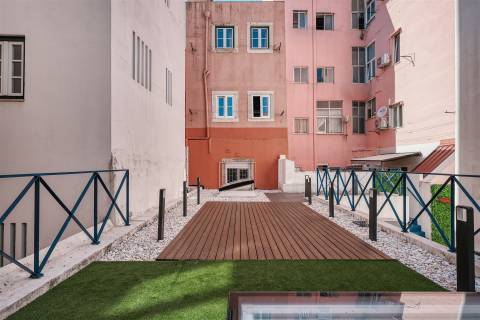 Apartamento T2 renovado, às portas de Alfama, Lisboa.