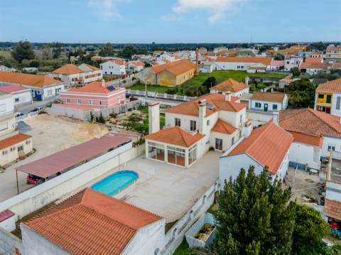 Moradia T4+1 com piscina no Alentejo