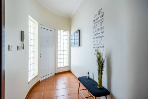 Moradia T4+1 com piscina no Alentejo