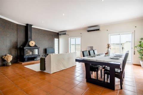 Moradia T4+1 com piscina no Alentejo