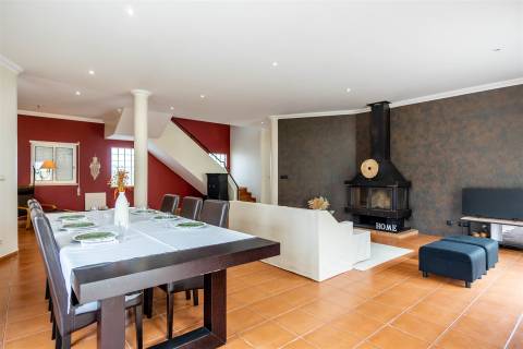 Moradia T4+1 com piscina no Alentejo