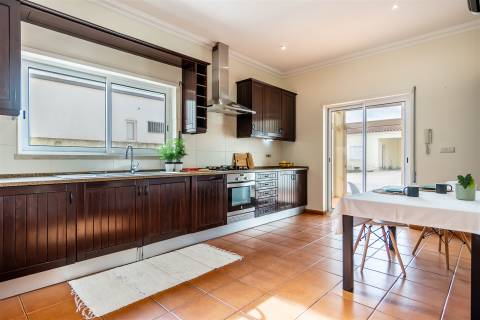 Moradia T4+1 com piscina no Alentejo