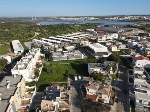 TERRENO PARA CONSTRUÇÃO DE 3 MORADIAS