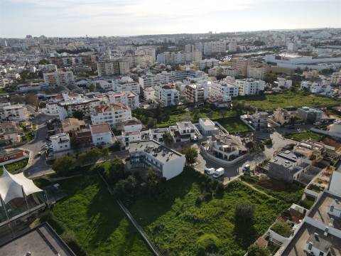 TERRENO PARA CONSTRUÇÃO DE 3 MORADIAS