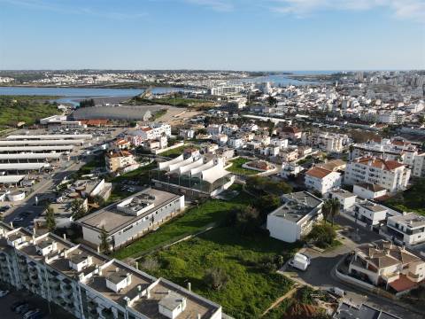 TERRENO PARA CONSTRUÇÃO DE 3 MORADIAS