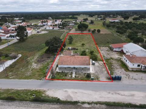 Quinta, com moradia T4, próximo de Grândola