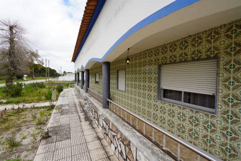 Quinta, com moradia T4, próximo de Grândola