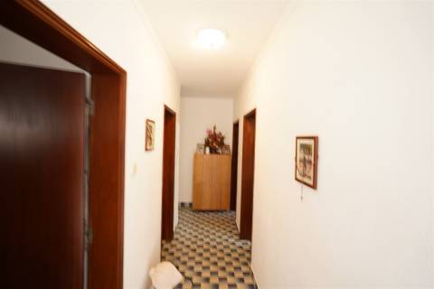 Quinta, com moradia T4, próximo de Grândola