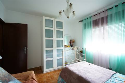 Quinta, com moradia T4, próximo de Grândola