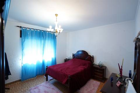 Quinta, com moradia T4, próximo de Grândola