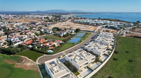 Moradia T4 com piscina