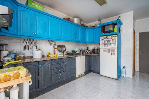 Prédio para habitação e comércio