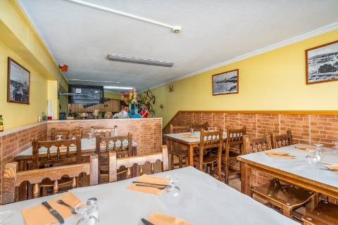 Prédio para habitação e comércio