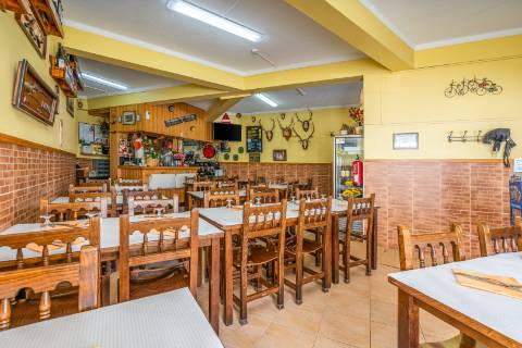 Prédio para habitação e comércio