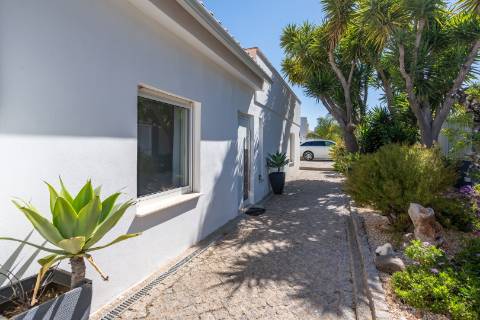 Moradia T3+1 com piscina e garagem