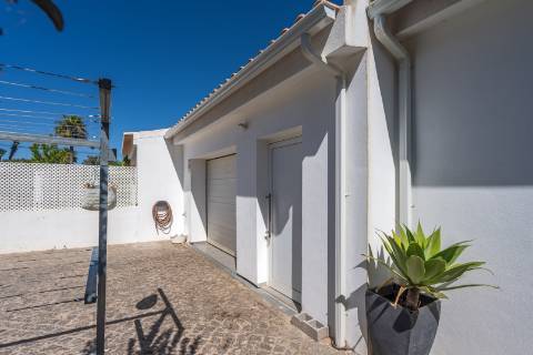 Moradia T3+1 com piscina e garagem