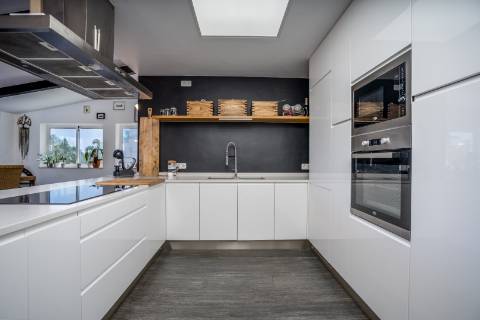 Moradia T3+1 com piscina e garagem