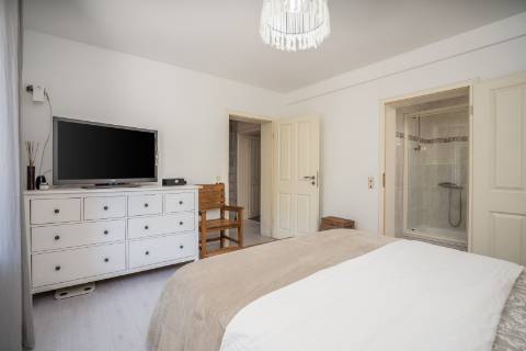 Moradia T3+1 com piscina e garagem