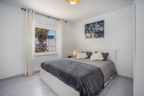 Moradia T3+1 com piscina e garagem