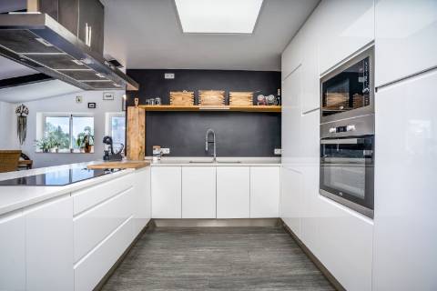 Moradia T3+1 com piscina e garagem