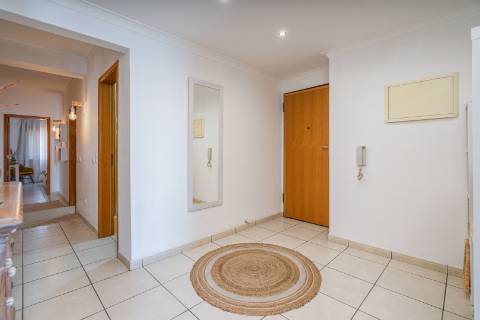 Apartamento T4 em Portimão